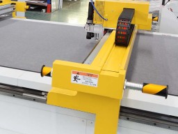 廣告行業(yè)KT板異型切割機(jī)應(yīng)用